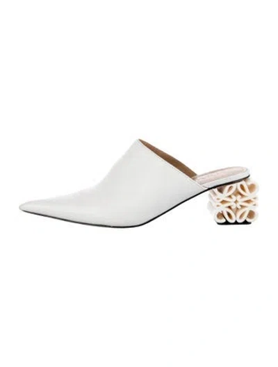 Pre-owned Loewe Leather Mules In White