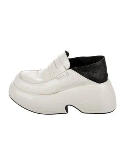 Pre-owned Loewe Leather Patterned Loafers In White