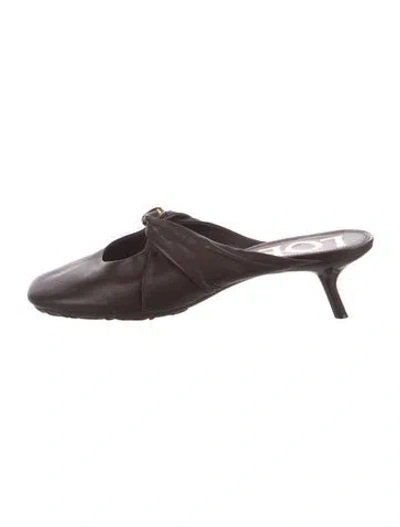 Pre-owned Loewe Leather Slides In Brown