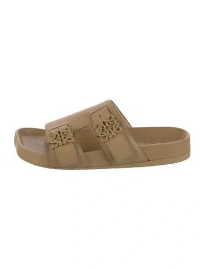 Pre-owned Loewe Leather Slides In Neutral