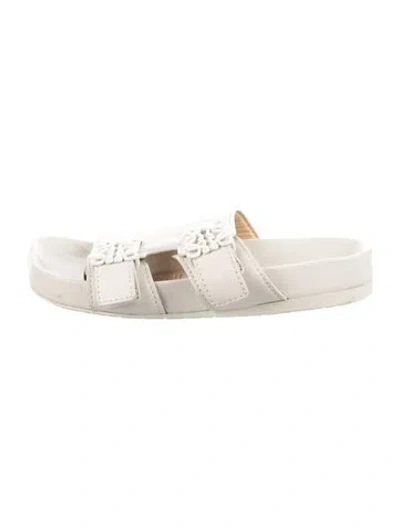 Pre-owned Loewe Leather Slides In Neutral