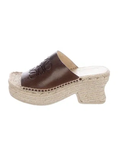 Pre-owned Loewe Leather Slides In Neutrals