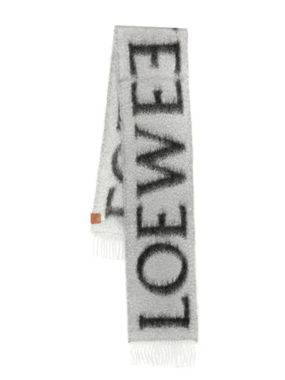 Loewe Logo-print Scarf In 灰色