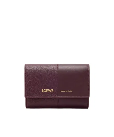 Loewe Logo Vertical Wallet In Burgundy