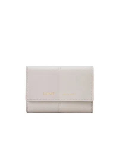 Loewe Logo Vertical Wallet In White