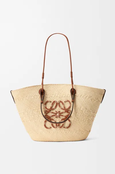 Loewe Medium Anagram Basket Bag In Iraca Palm And Leather Skin For Woman In Natural/tan