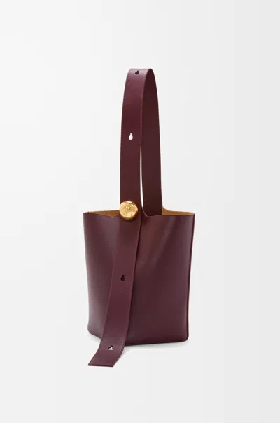 Loewe Medium Pebble Bucket In Smooth Leather Skin For Woman In Burgundy