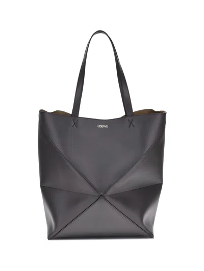 Loewe Men Puzzle Xl Shoulder Bag In Black