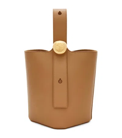 Loewe Borsa A Secchiello Pebble Mini In Brown
