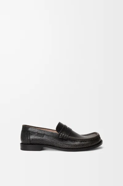 Loewe Campo Cracked-leather Loafers In Black
