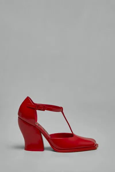 Loewe Onda T-bar Pump 90 In Red