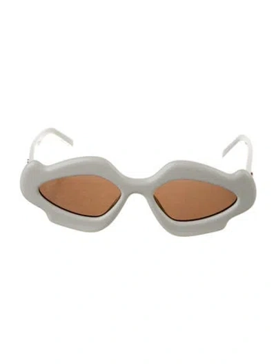 Pre-owned Loewe Oversize Tinted Sunglasses In White