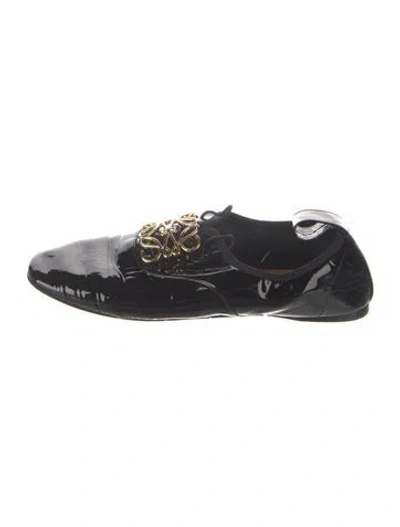 Pre-owned Loewe Patent Leather Oxfords In Black