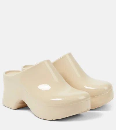 Loewe + Paula's Ibiza Glossed-rubber Mules In Cream