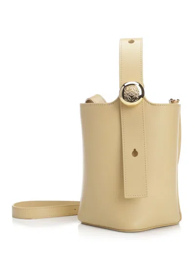 Loewe Pebble Bucket Handbags Beige