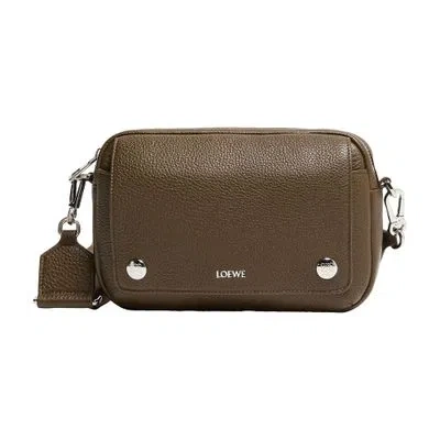 Loewe Pebble Camera Bag In Grained Calfskin In Brown