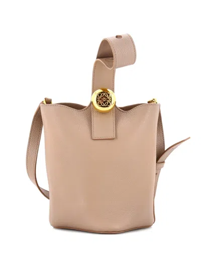Pre-owned Loewe Pebble Leather Bucket Bag In Neutral