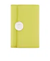 Loewe Petit Portefeuille Vertical Pebble En Cuir De Veau Nappa Brillant In Green