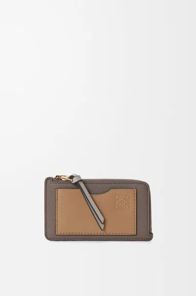 Loewe Porte-cartes Et Monnaie En Cuir Grainé Souple Pour Femme In Brown