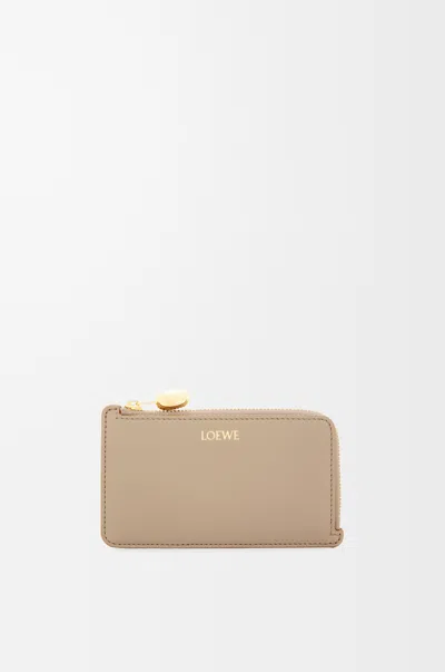 Loewe Porte-cartes Et Monnaie Pebble En Cuir Nappa Brillant Pour Femme In Brown