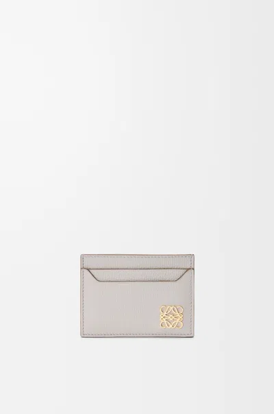 Loewe Porte-cartes Simple Anagram En Cuir Grainé Pour Femme In Neutral