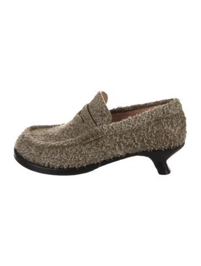 Pre-owned Loewe Pumps In Neutral