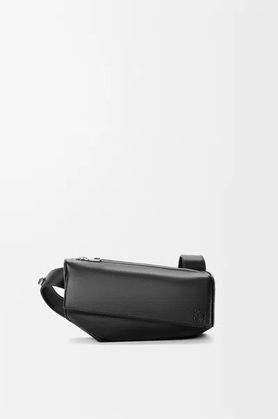 Loewe Puzzle Featherlight Sling Bag In Nappa Lambskin For Man In Black