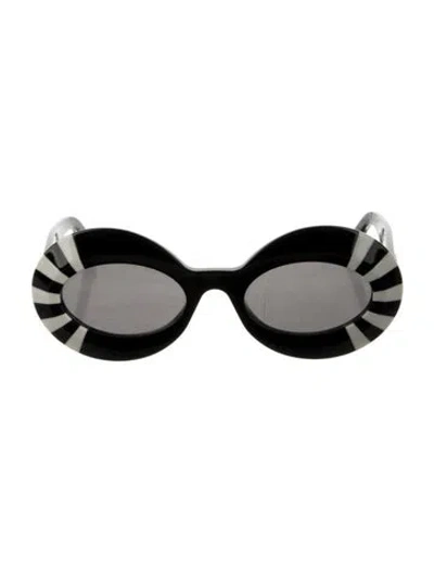 Pre-owned Loewe Round Tinted Sunglasses In Black