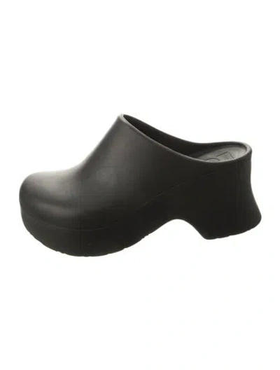 Pre-owned Loewe Rubber Slides In Black