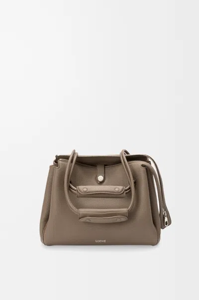 Loewe Sac Madrid Moyen En Cuir Grainé Souple Pour Femme In Brown