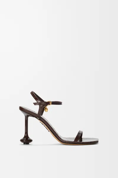 Loewe Sandales Toy En Cuir Embossé Crocodile Taille: 41 Pour Femme In Brown