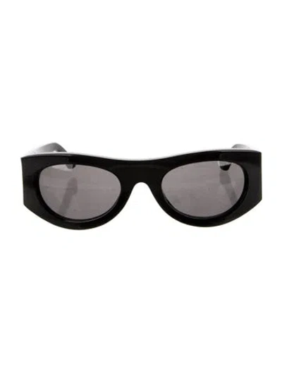 Pre-owned Loewe Shield Tinted Sunglasses In Black