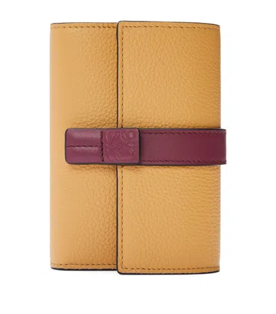 Loewe Small Leather Vertical Wallet In Ivory