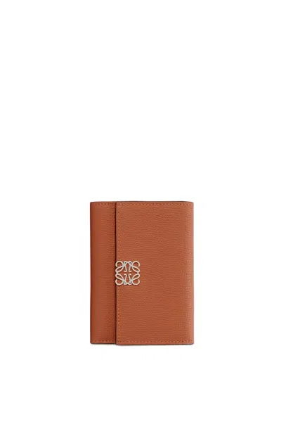 Loewe Sophisticated Beige Vertical Wallet For Women In Tan