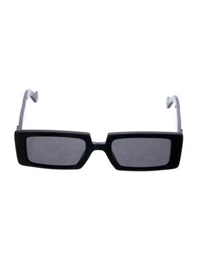 Pre-owned Loewe Square Tinted Sunglasses In Black