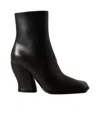 Loewe Two-tone Leather Onda Ankle Boots In Black