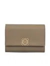 Loewe Anagram Leather Wallet In Green