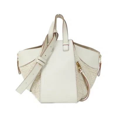 Pre-owned Loewe White Canvas Shoulder Bag ()
