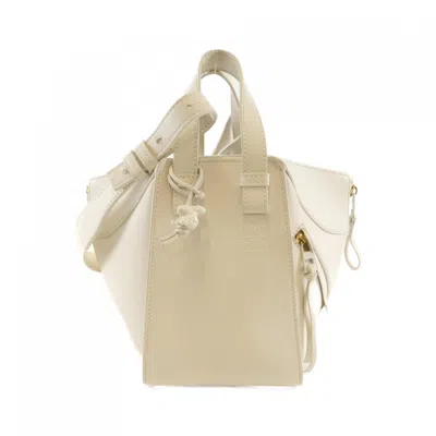 Pre-owned Loewe White Leather Shoulder Bag ()