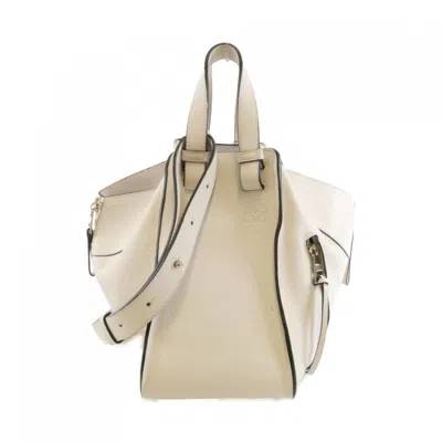 Pre-owned Loewe White Leather Shoulder Bag ()
