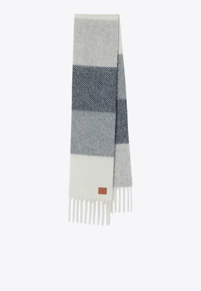 Loewe Wool-blend Ribbed Scarf In Gray