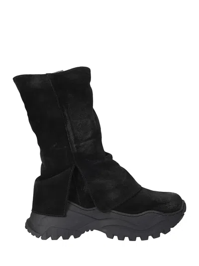 Lofina Suede Boots In Black