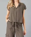 Lola And Sophie Collar V-neck Boxy Top In Cold Brew