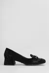 Lola Cruz Clover Pump 40 Pumps In Black Suede In Black