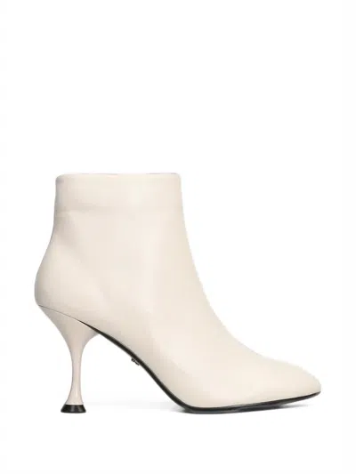 Lola Cruz Elise Ankle Boots In White