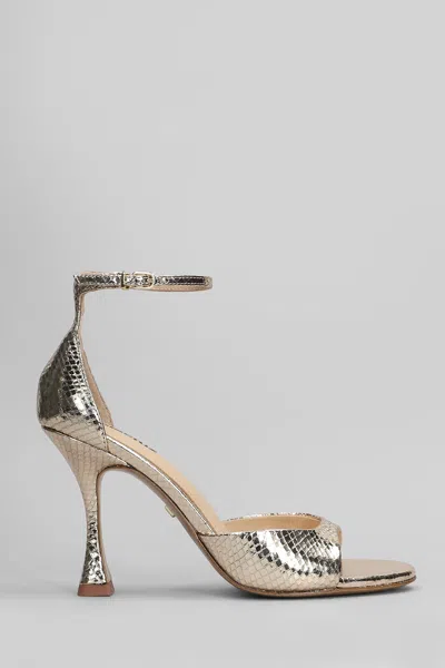 Lola Cruz Kumala 95 Sandals In Platinum Leather In Silver