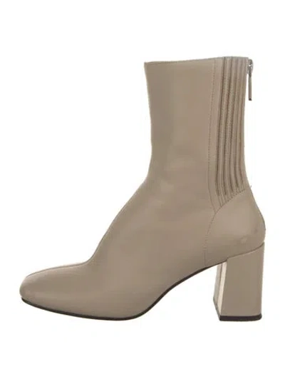 Pre-owned Lola Cruz Leather Boots In Neutral