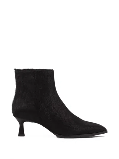 Lola Cruz Solenne Stiefel Aus Kalbshaar In Black