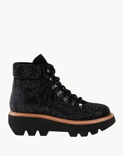 Lola Cruz Ankle Boots In Black