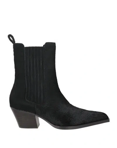 Lola Cruz Woman Ankle Boots Black Size 6 Leather